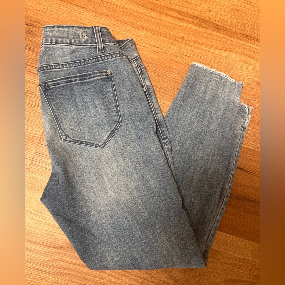 Kensie cropped distressed jeans, 28” waist - Picture 2 of 3